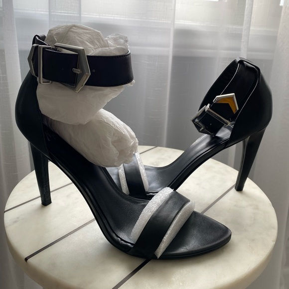 Marciano black leather heel sandals size 7 - Picture 3 of 5